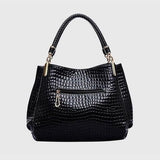 מאיה עם דוגמת תנין