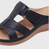 סנדלים של שירה