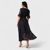 שמלת מקסי תחרה עם קפלים ונצנצים