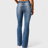 ג'ינס מתרחב בגזרה גבוהה של יעל