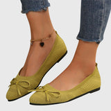 נעליים שטוחות של הילה עם סריג פפיון