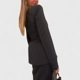 חליפת פסים של יעל