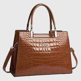 גלית עם הדפס תנין