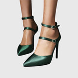 נעלי עקב של דנה סאטן