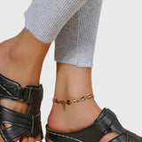 סנדלים של שירה