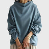 סוודר צווארון גבוה של נועה