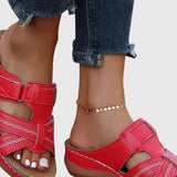 סנדלים של שירה