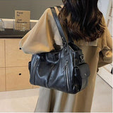 תיק עור של טל