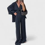 סט שני חלקים עם צווארון וי של ליאור