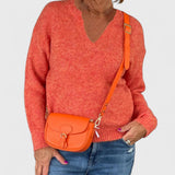 סוודר אופנתי של דנה