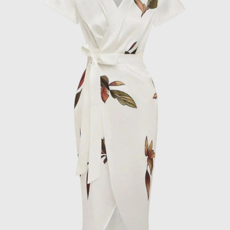 שמלת סאטן לבנה של ליה