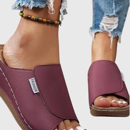 סנדלים של יעל