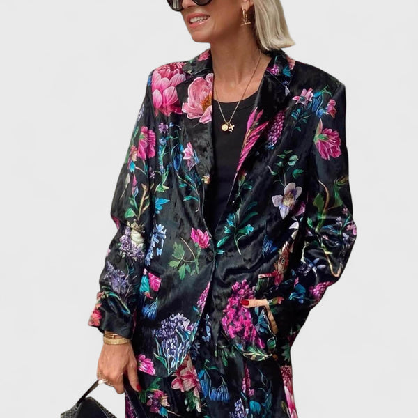 בלייזר פרחוני של נועה