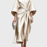 שמלת סאטן מנצנצת של שירה