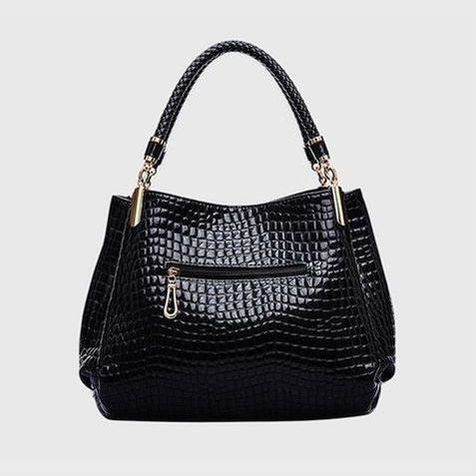 מאיה עם דוגמת תנין