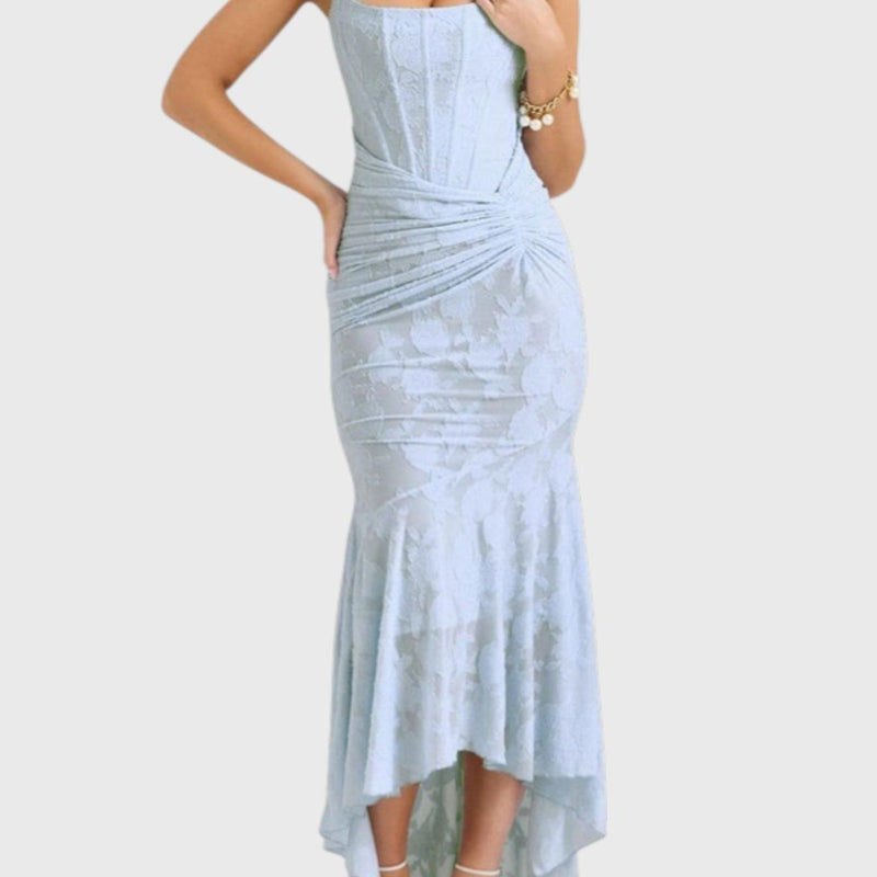 שמלת פרחונית כחולה של רומי