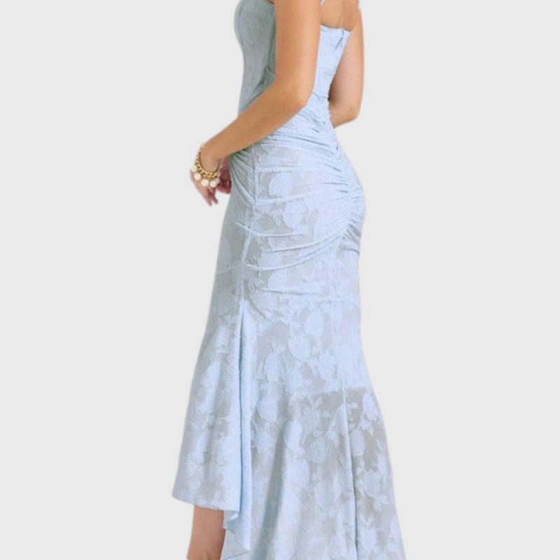 שמלת פרחונית כחולה של רומי