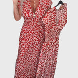 שמלת נמר אלגנטית עם צווארון וי