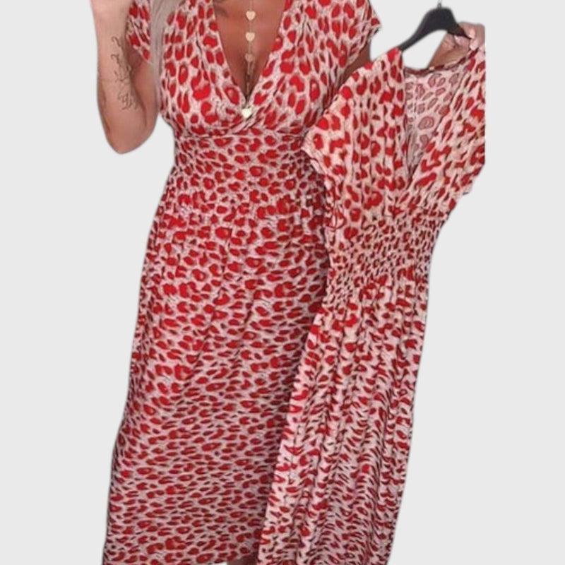 שמלת נמר אלגנטית עם צווארון וי