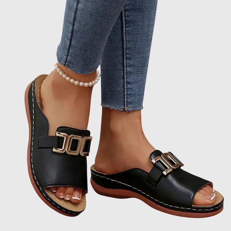 מיכל סנדלים