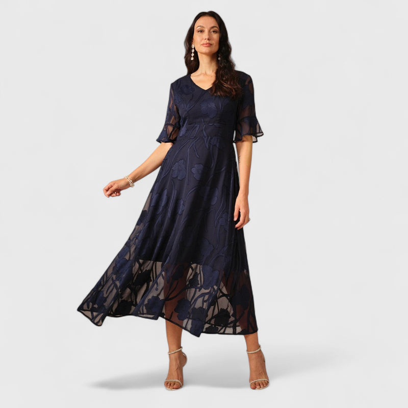 שמלת מקסי תחרה עם קפלים ונצנצים