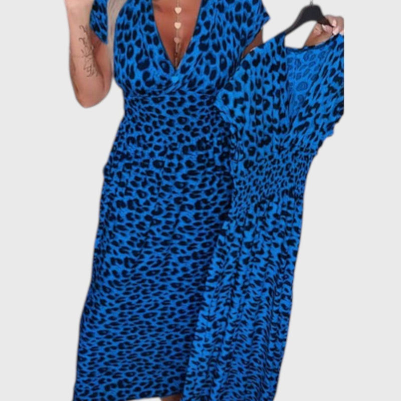 שמלת נמר אלגנטית עם צווארון וי