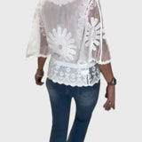 חולצת תחרה רקומה עם כנפי עטלף