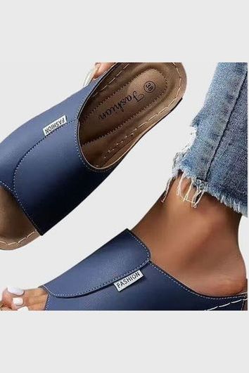 סנדלים של יעל