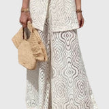 מכנסי תחרה מתרחבים של גל