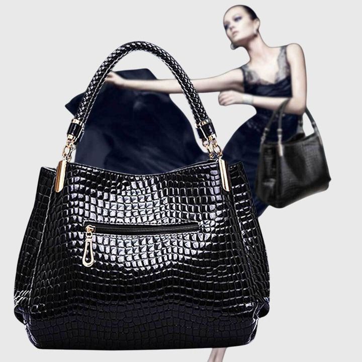 מאיה עם דוגמת תנין