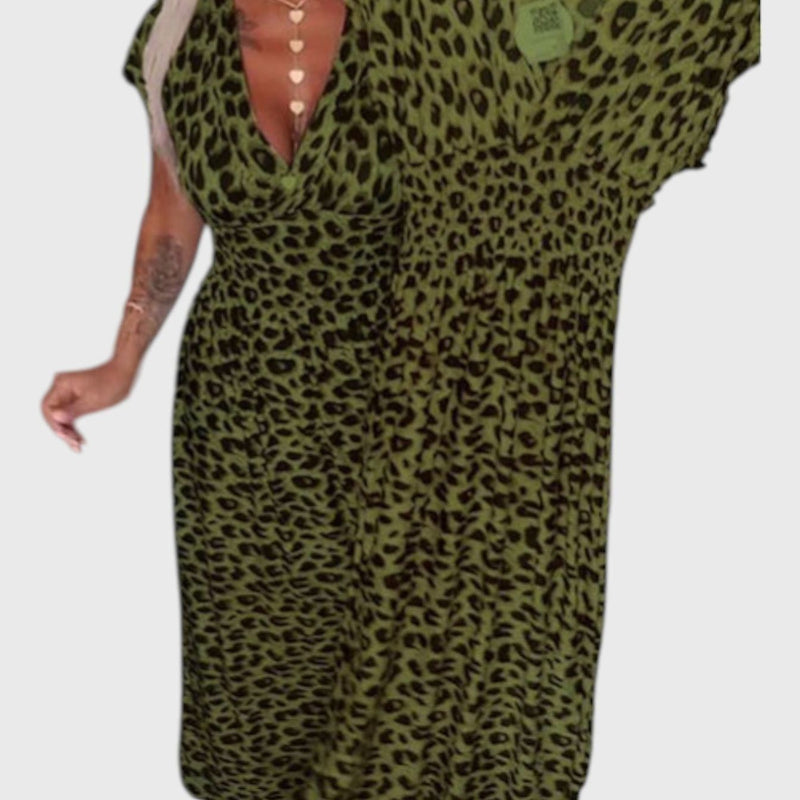 שמלת נמר אלגנטית עם צווארון וי