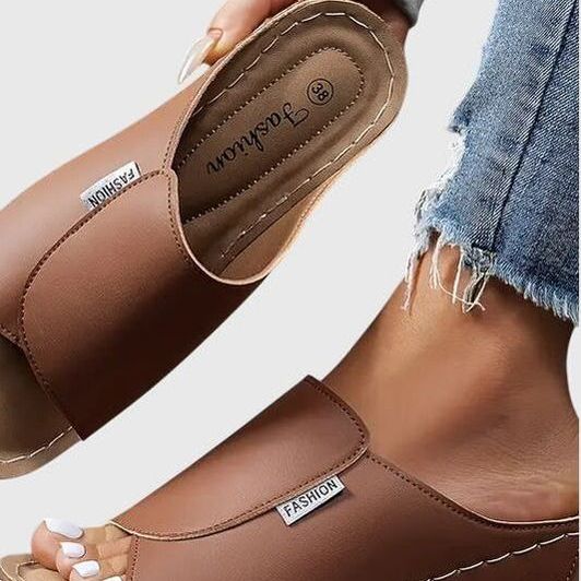 סנדלים של יעל