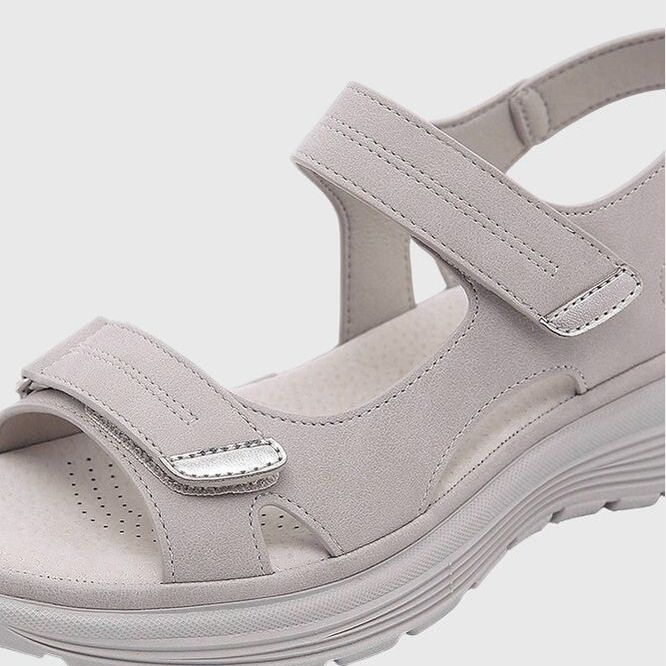 סנדלים של נגה