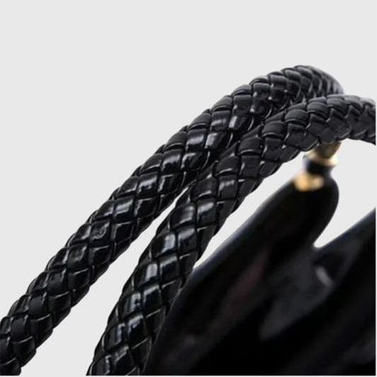 מאיה עם דוגמת תנין