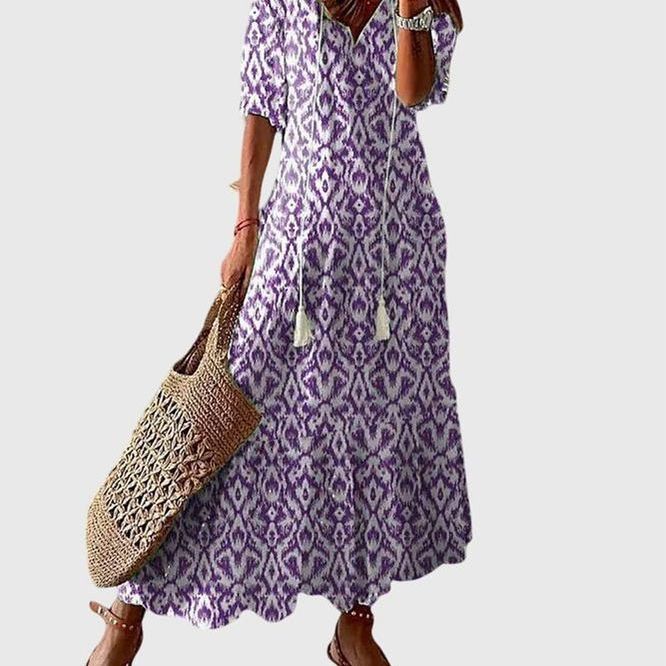 שמלת קיץ עם צווארון וי של דנה