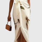 שמלת סאטן לבנה של ליה