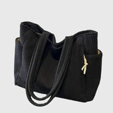 מאיה עם פירוט חוט