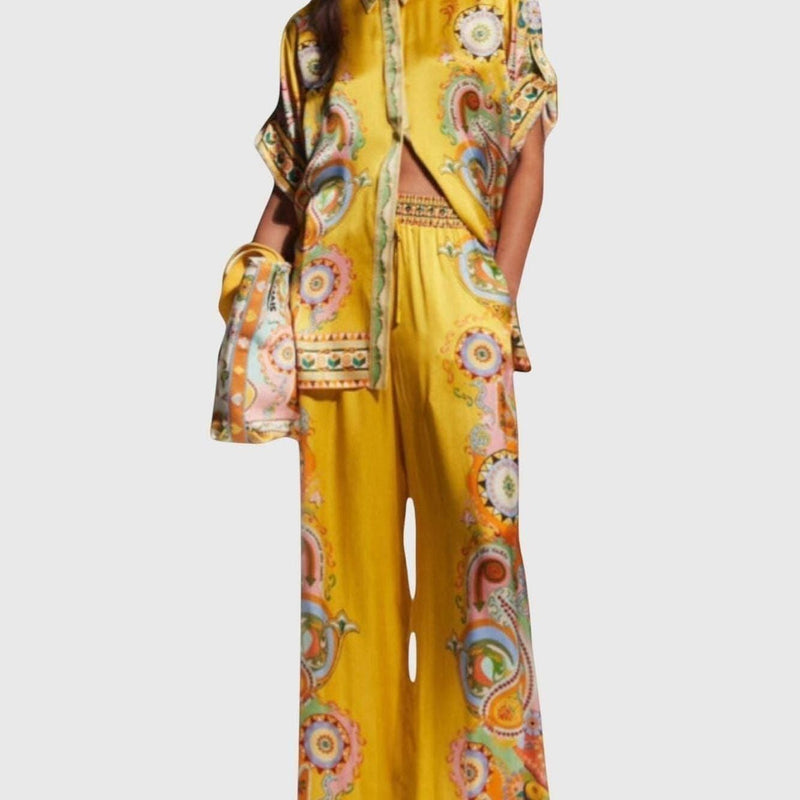 חולצת סאטן בגזרה גדולה עם קשיו