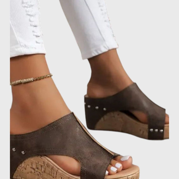 סנדלים של יעל