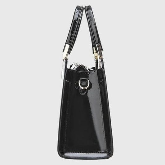 גלית עם הדפס תנין