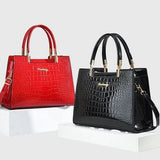 גלית עם הדפס תנין