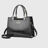 גלית עם הדפס תנין