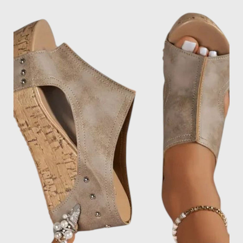 סנדלים של יעל