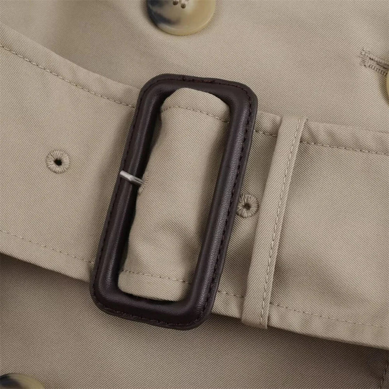 מעיל אופנתי של דנה