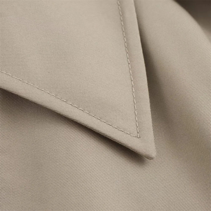 מעיל אופנתי של דנה