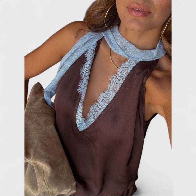 חולצת תחרה חומה-כחולה של אמית