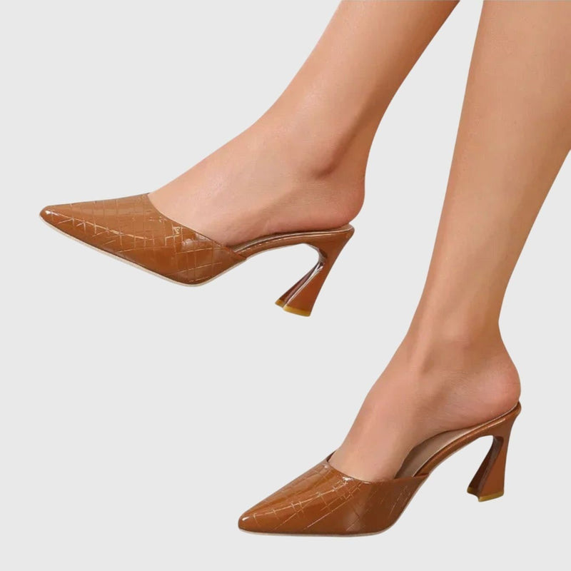 נעלי בית של Eden עם תנין