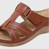 סנדלים של שירה