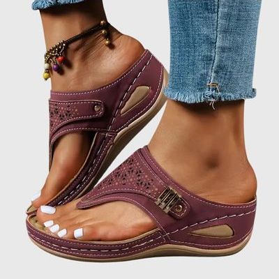 סנדלי לירון