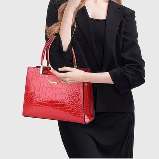 גלית עם הדפס תנין